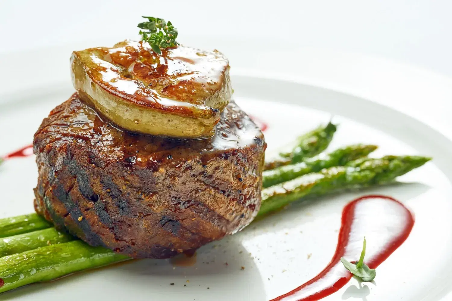 Filet Mignon Filet Mignon https://4kym48m6w0dj35od.public.blob.vercel-storage.com/dishes/internal/filet-mignon-food-dish--1759435998718.webp